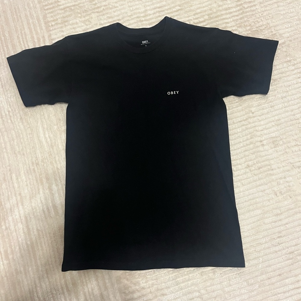 Obey T shirt